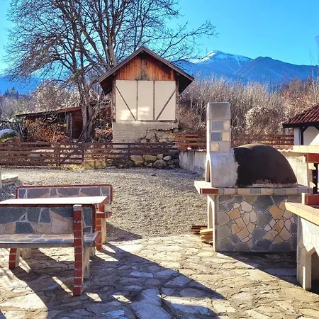 Large 2-bedroom Near Road, 5 Min To Gondola & Bar Street * Bansko