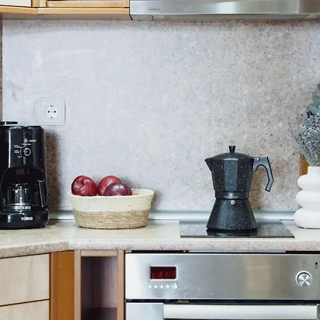 Large 2-bedroom Near Road, 5 Min To Gondola & Bar Street Bansko